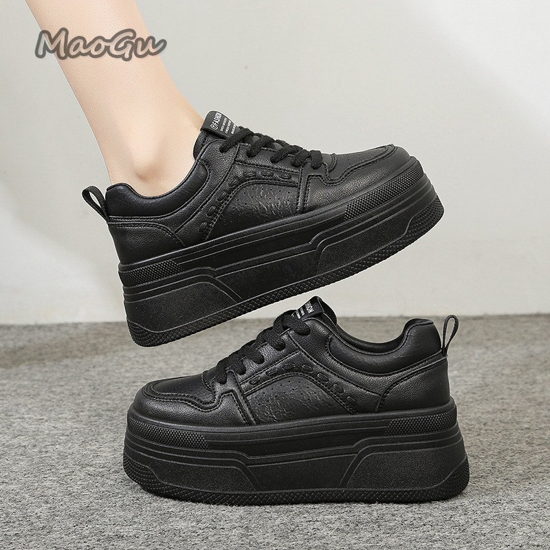 Białe sneakersy na platformie  – White Sneaker Care Kit recenzja i cena