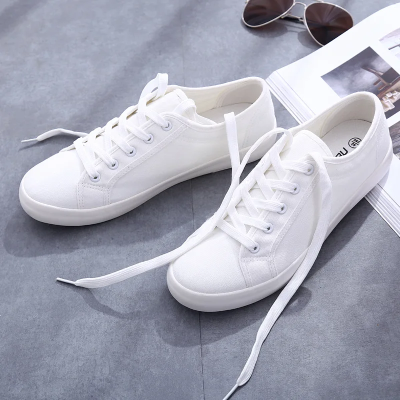Białe buty płócienne dla par L – White Sneaker Care Kit recenzja i cena