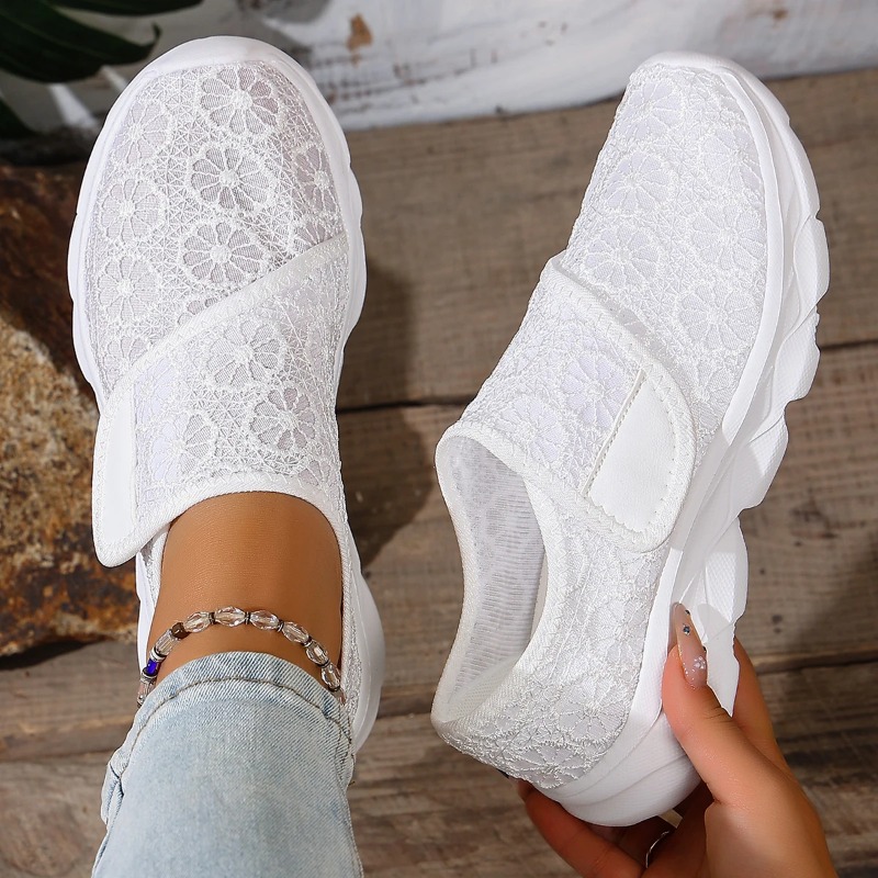 Damskie sneakersy, lekkie i od – White Sneaker Care Kit recenzja i cena